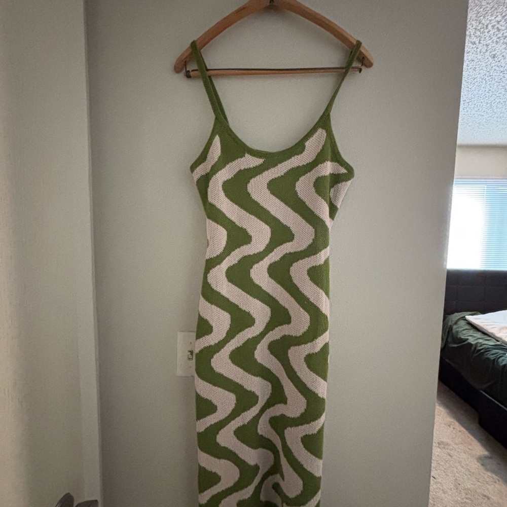 SHEIN Olive and Cream Wave Midi Dress